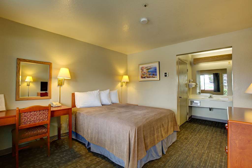 Rodeway Inn Sacramento-University Area Chambre photo